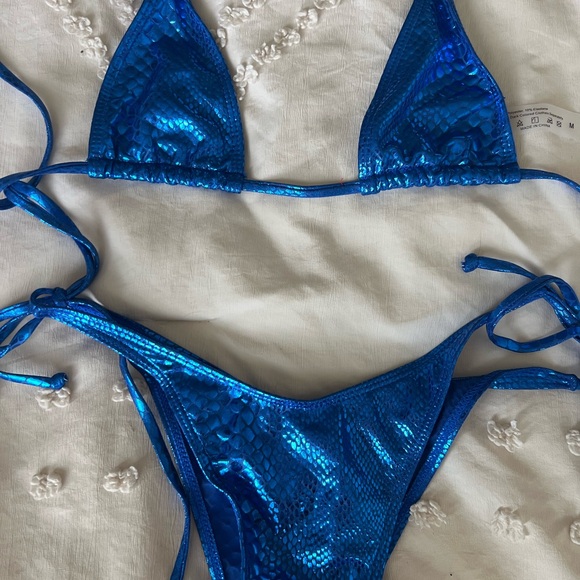 Bikini - Picture 4 of 5